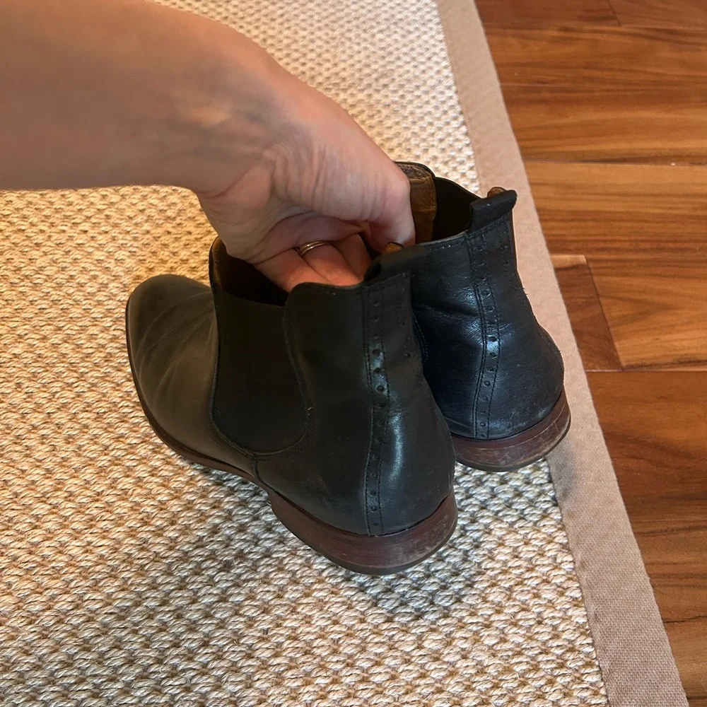 Johnston & Murphy Black Leather Chukka Boots